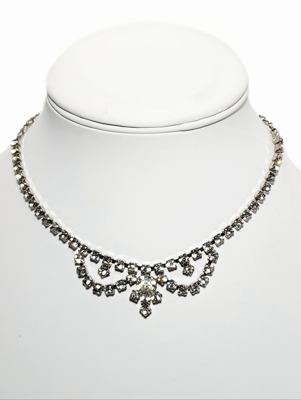 VINTAGE PRINCESS NECKLACE! Silvertone with set Faceted Glass Rhinestones